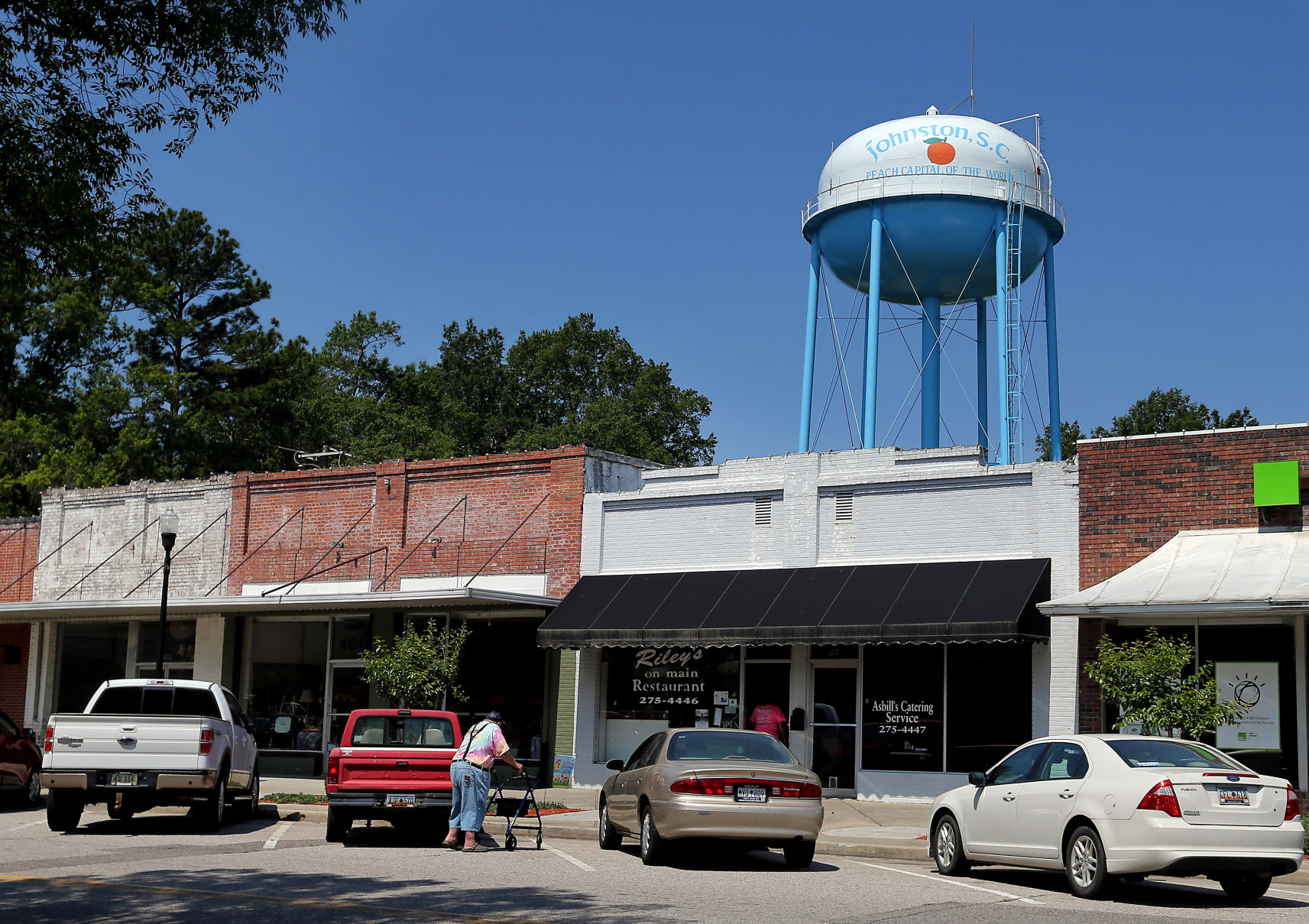 peach water tower.jpg